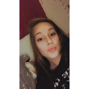 Meet your Posher, Kayla